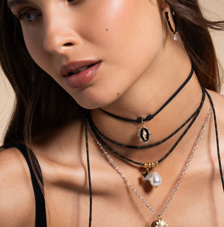 Pendente Rue des Mille Donna in Ottone CB-LCN 31 2 Pendente Rue des Mille Donna in Ottone CB-LCN 31 - immagine 2